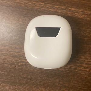 New apple earbuds